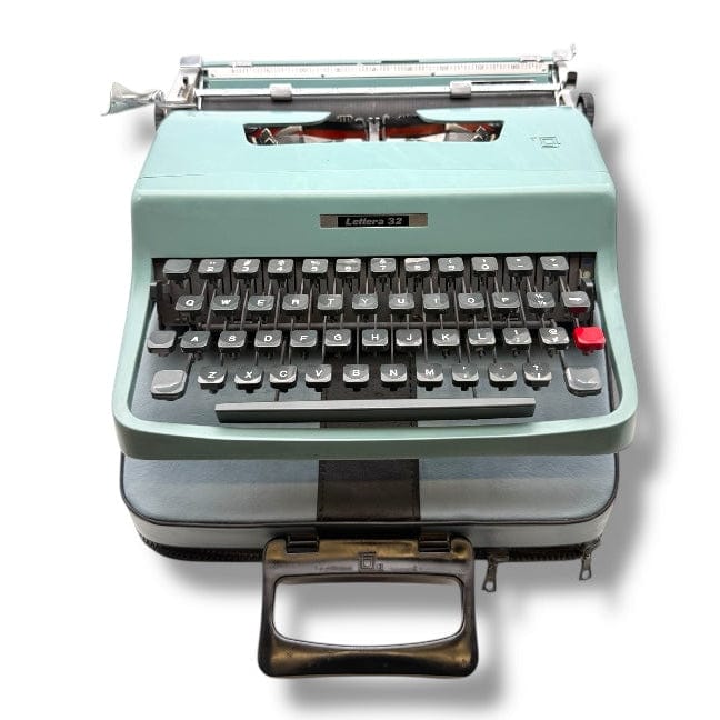 オリベッティ　レッテラ32 oliveti lettera32 Olivetti Lettera 32 (Italy) Typewriter – Toronto Typewriters
