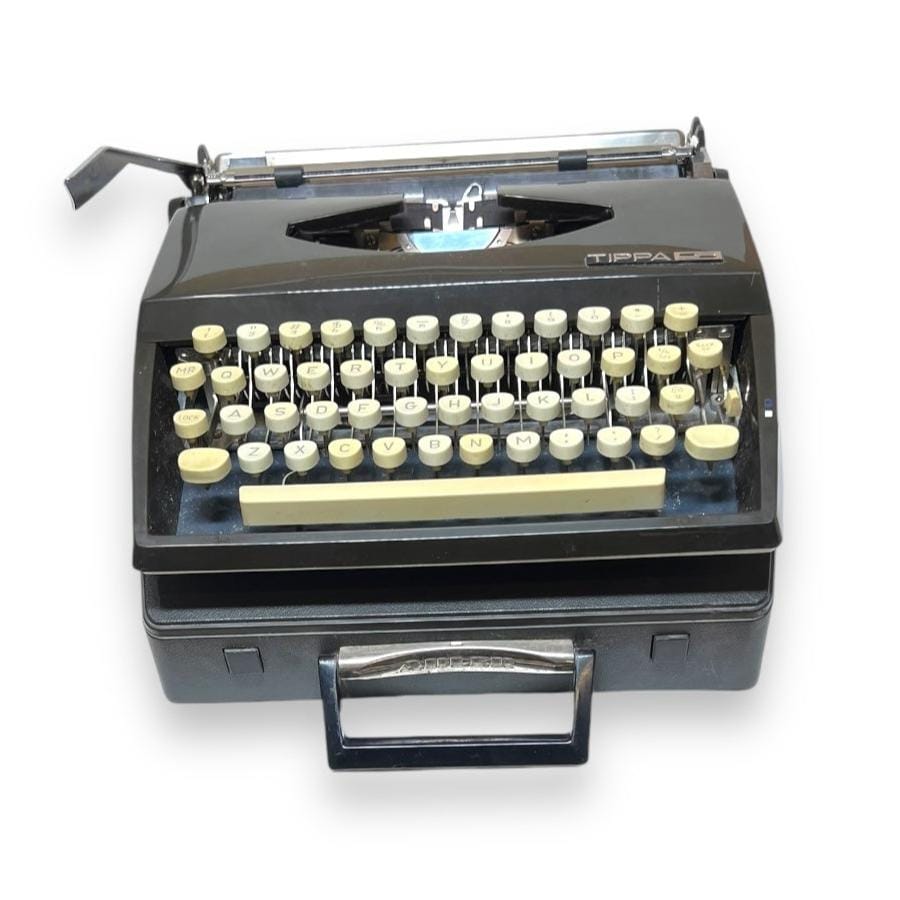 Toronto Typewriters Manual Typewriter Adler Tippa S (Cursive typeface) Typewriter