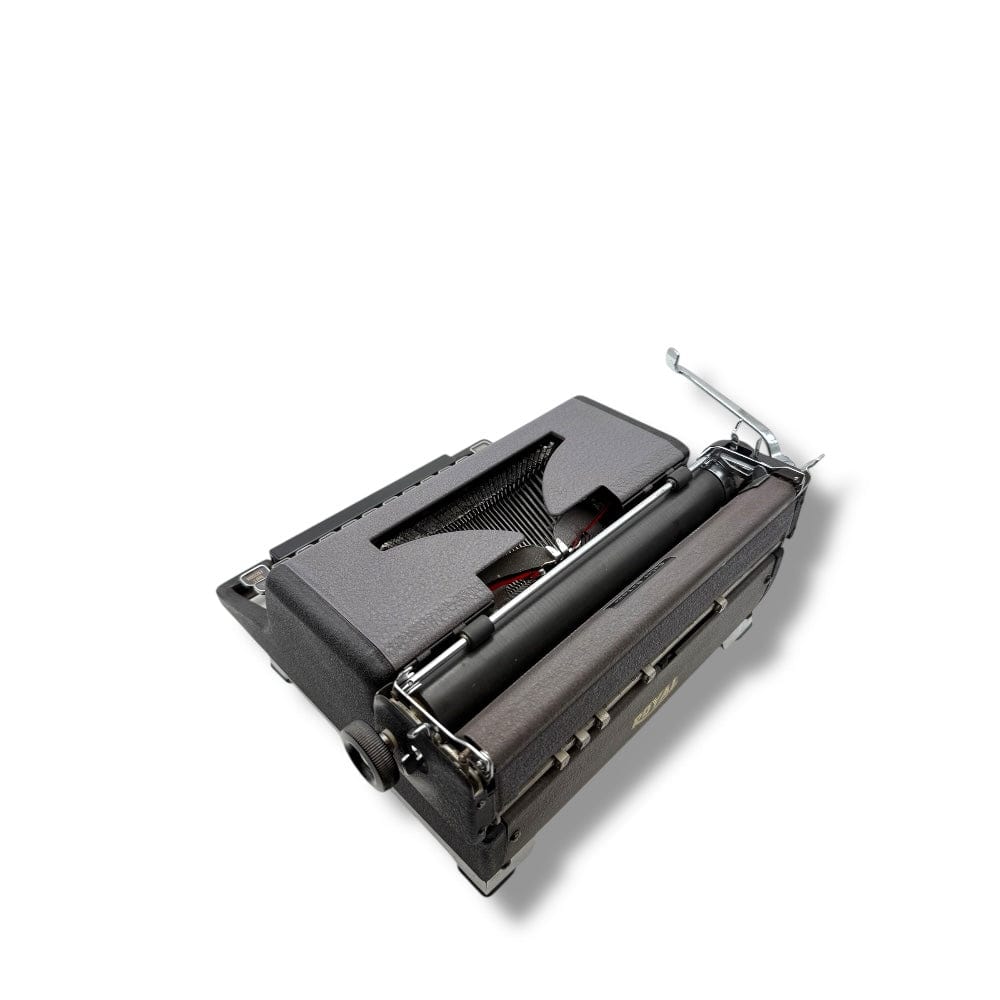 Toronto Typewriters Manual Typewriter Royal Quiet Deluxe (Henry Dreyfuss) Typewriter