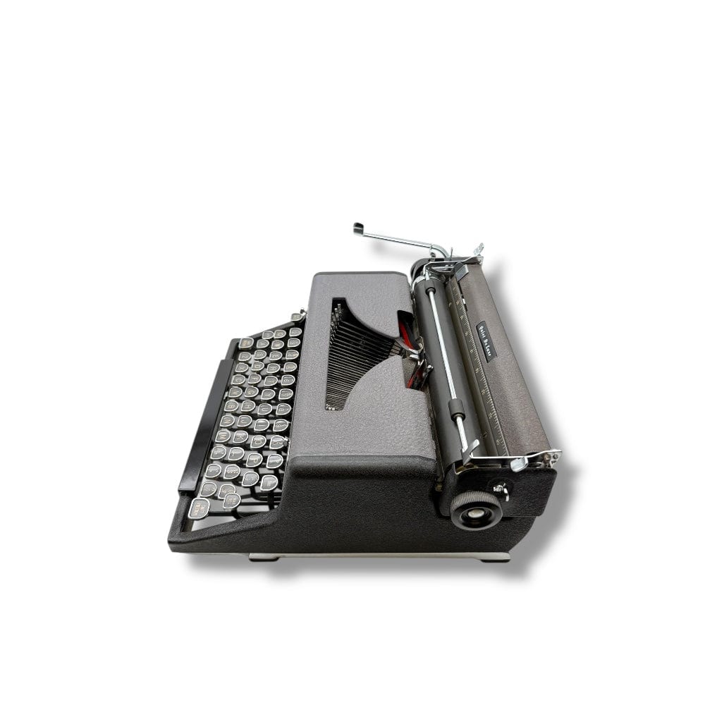 Toronto Typewriters Manual Typewriter Royal Quiet Deluxe (Henry Dreyfuss) Typewriter