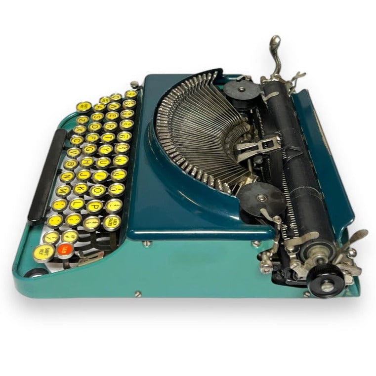 Toronto Typewriters Portable Typewriter Remington Portable 3 (Duotone) Typewriter