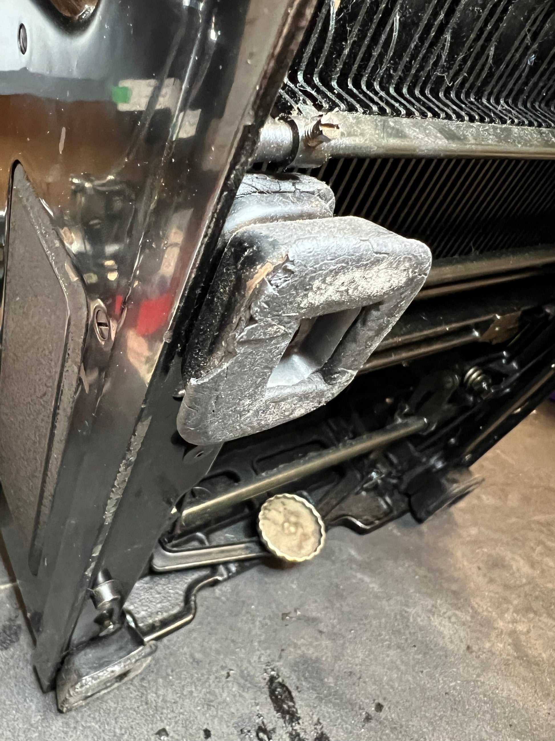 Toronto Typewriters Typewriter Feet Royal Desktop Typewriter Feet (Set)
