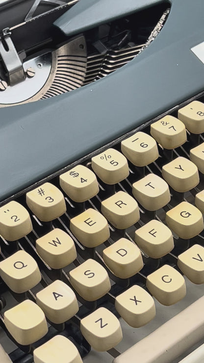 Montana Packard (CURSIVE) Typewriter