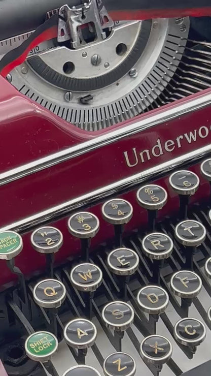 Underwood Champion (w/ Field Case) Typewriter
