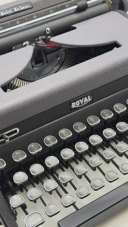 Royal Quiet Deluxe (Henry Dreyfuss) Typewriter