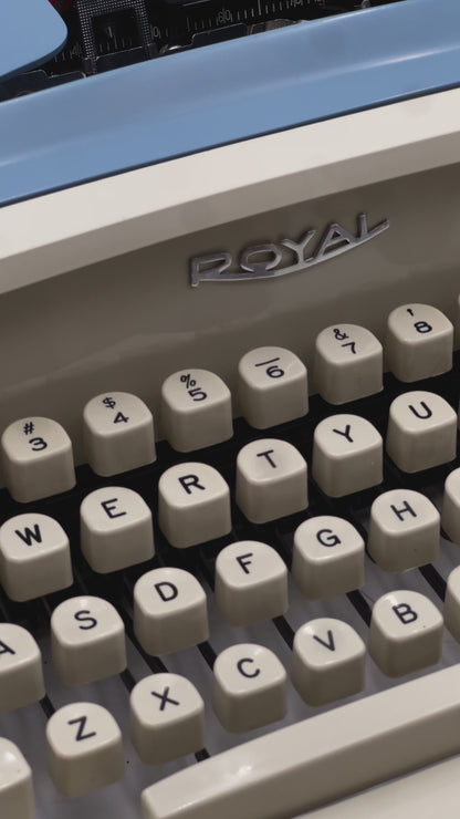 Royal Aristocrat (Script/Cursive) Typewriter