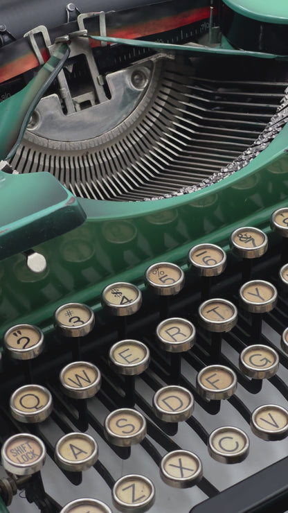 Royal P (Sunburst Green) Typewriter