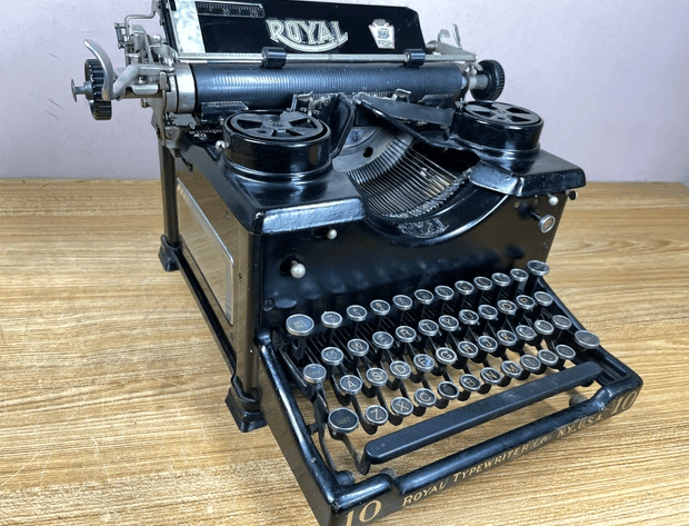 Toronto Typewriters Desktop Typewriter Service Package