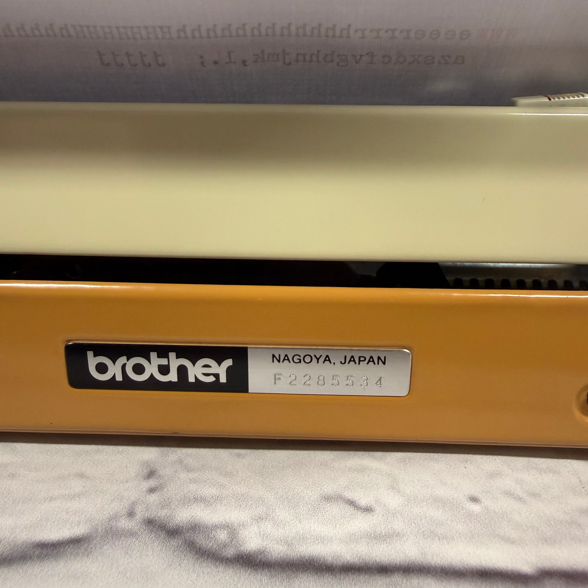 Toronto Typewriters Manual Typewriter Brother Charger 22 (Caramel/Tan) Typewriter