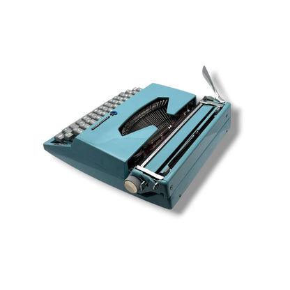 Toronto Typewriters Manual Typewriter Commodore 4400 (1968) CANADIAN KEYBOARD Typewriter