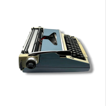 Toronto Typewriters Manual Typewriter Eaton Viking Deluxe 12 Typewriter