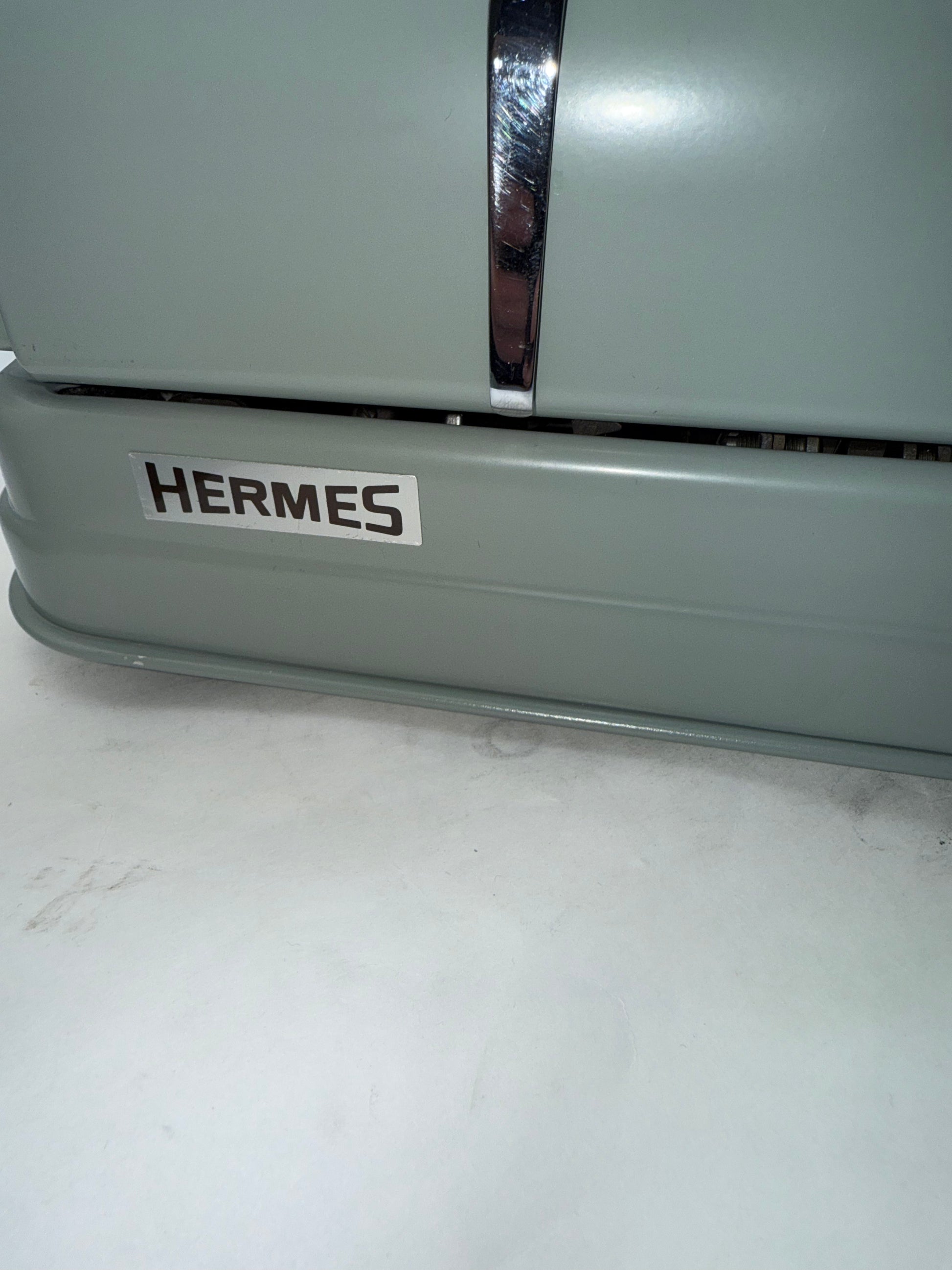 Toronto Typewriters Manual Typewriter Hermes 3000 (CURSIVE) Typewriter