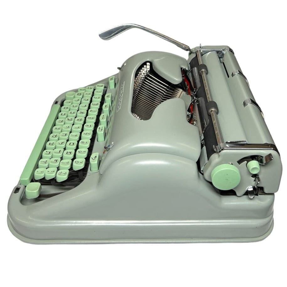 Toronto Typewriters Manual Typewriter Hermes 3000 (Hebrew) Typewriter