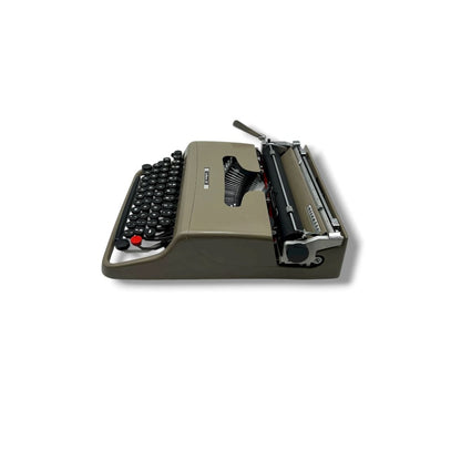 Toronto Typewriters Manual Typewriter Olivetti Lettera 22 Typewriter