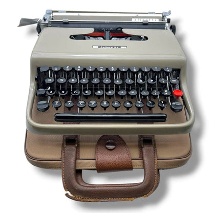 Toronto Typewriters Manual Typewriter Olivetti Lettera 22 Typewriter