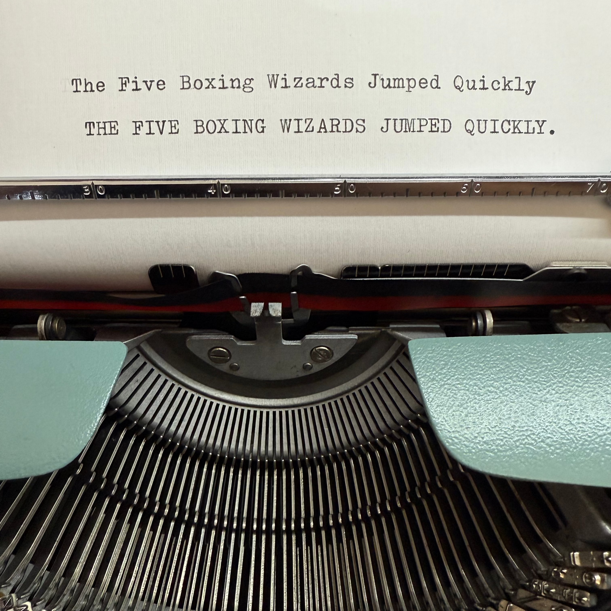 Toronto Typewriters Manual Typewriter Olivetti Lettera 32 (1966) Typewriter