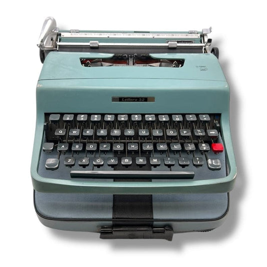 Toronto Typewriters Manual Typewriter Olivetti Lettera 32 Typewriter