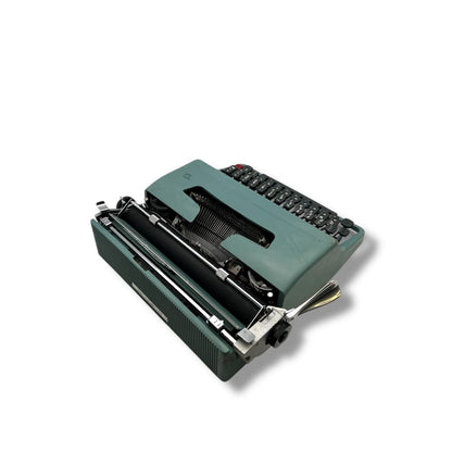 Toronto Typewriters Manual Typewriter Olivetti Lettera 32 Typewriter