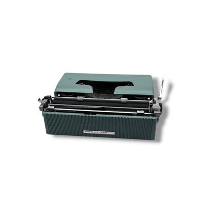 Toronto Typewriters Manual Typewriter Olivetti Lettera 32 Typewriter