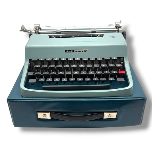 Toronto Typewriters Manual Typewriter Olivetti Lettera 32 Typewriter