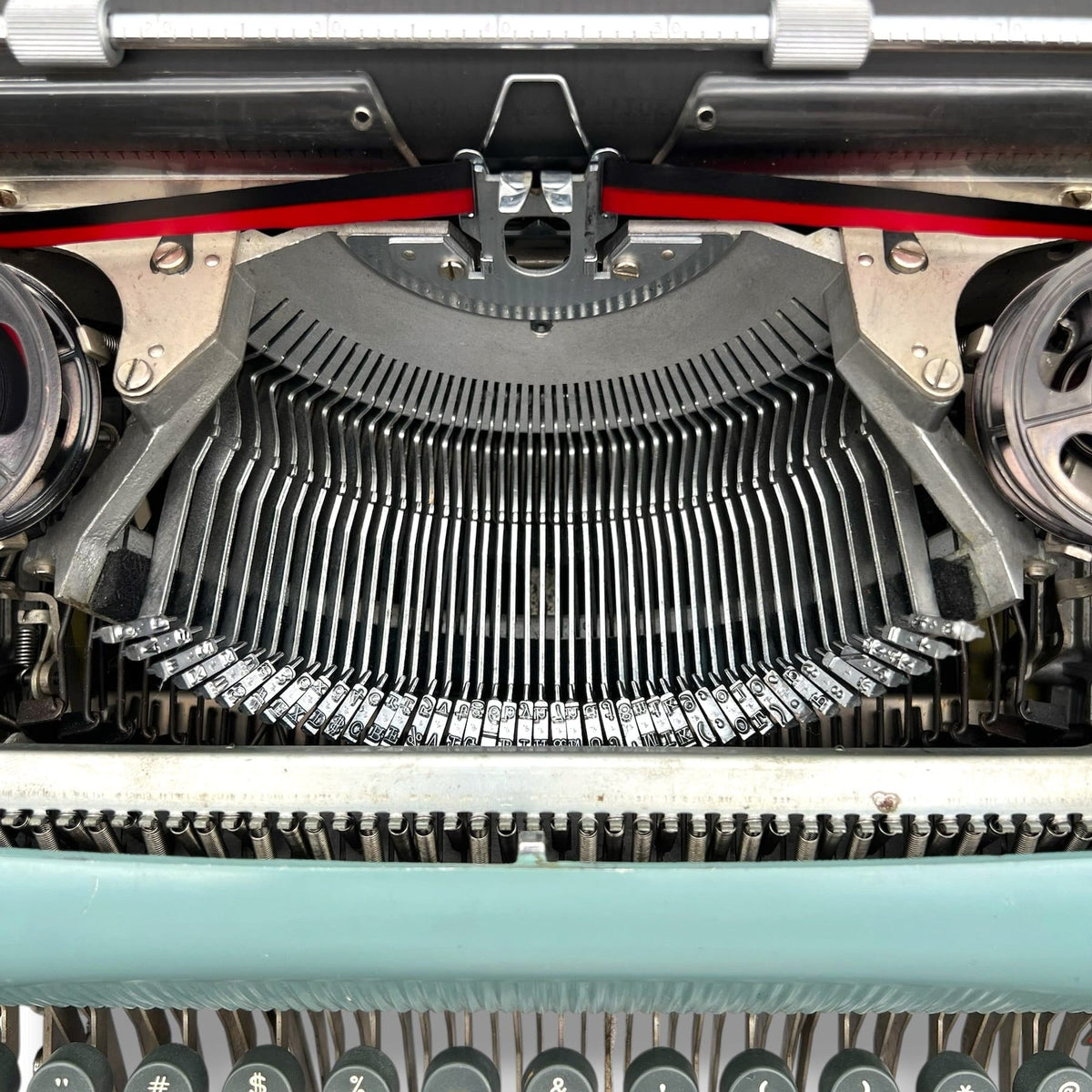 Toronto Typewriters Manual Typewriter Olivetti Studio 44 Typewriter