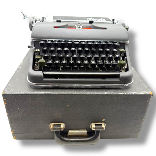 Toronto Typewriters Manual Typewriter Olympia SM2 (Jet Black) Typewriter