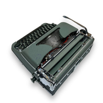 Toronto Typewriters Manual Typewriter Olympia SM3 (Italic Elite No.89) Typewriter