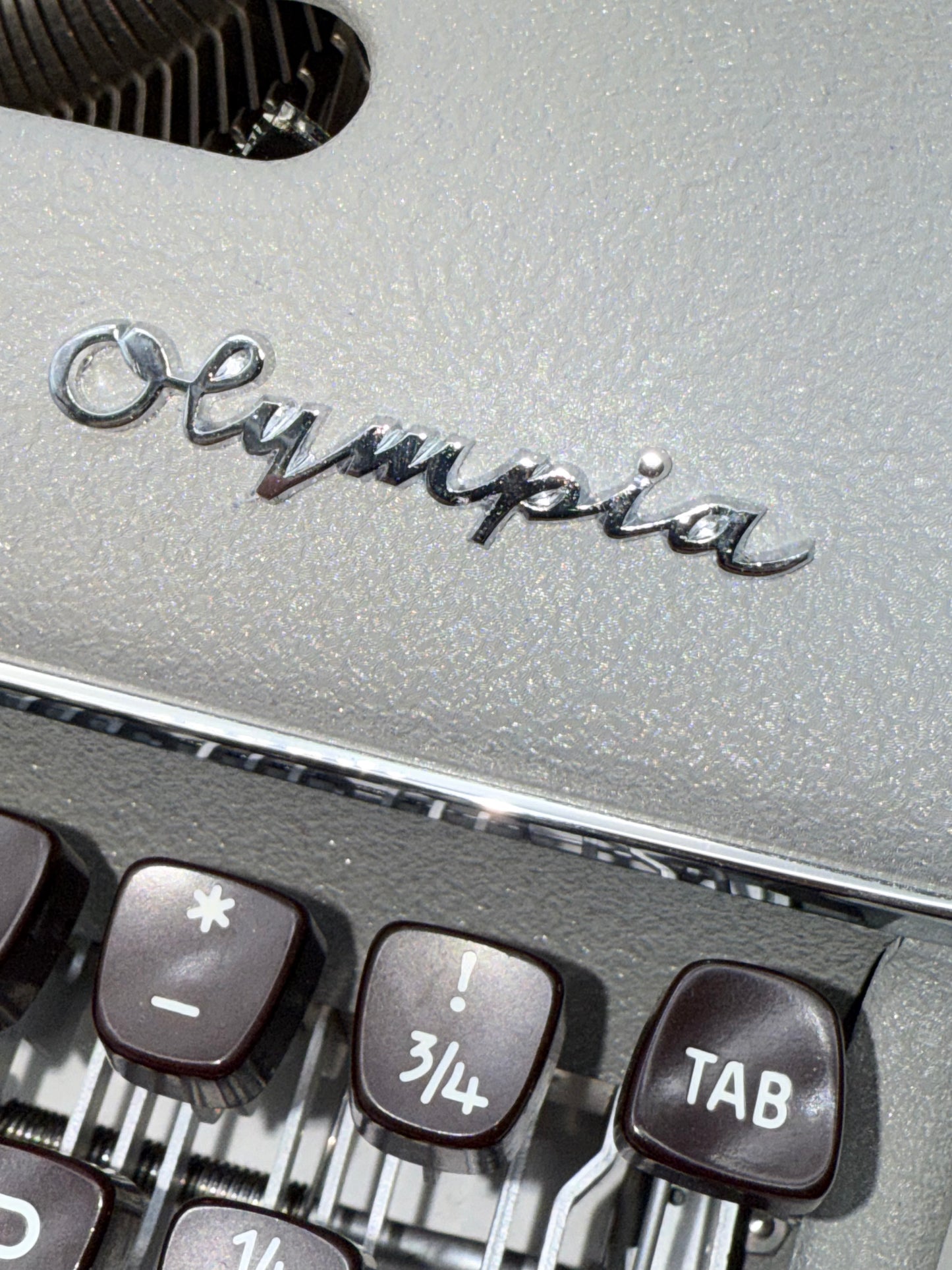 Toronto Typewriters Manual Typewriter Olympia SM3 Typewriter