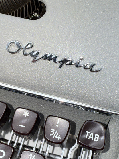 Toronto Typewriters Manual Typewriter Olympia SM3 Typewriter