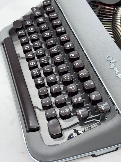 Toronto Typewriters Manual Typewriter Olympia SM3 Typewriter