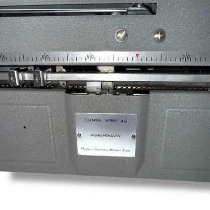 Toronto Typewriters Manual Typewriter Olympia SM3 Typewriter