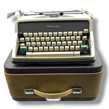 Toronto Typewriters Manual Typewriter Olympia SM7 Deluxe (196X) Typewriter