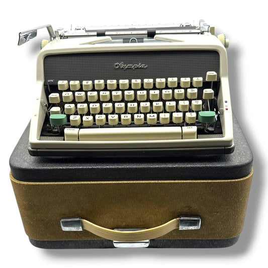 Toronto Typewriters Manual Typewriter Olympia SM7 Deluxe (196X) Typewriter