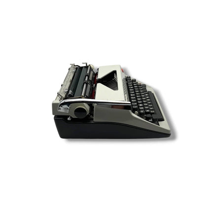 Toronto Typewriters Manual Typewriter Olympia SM8 Typewriter