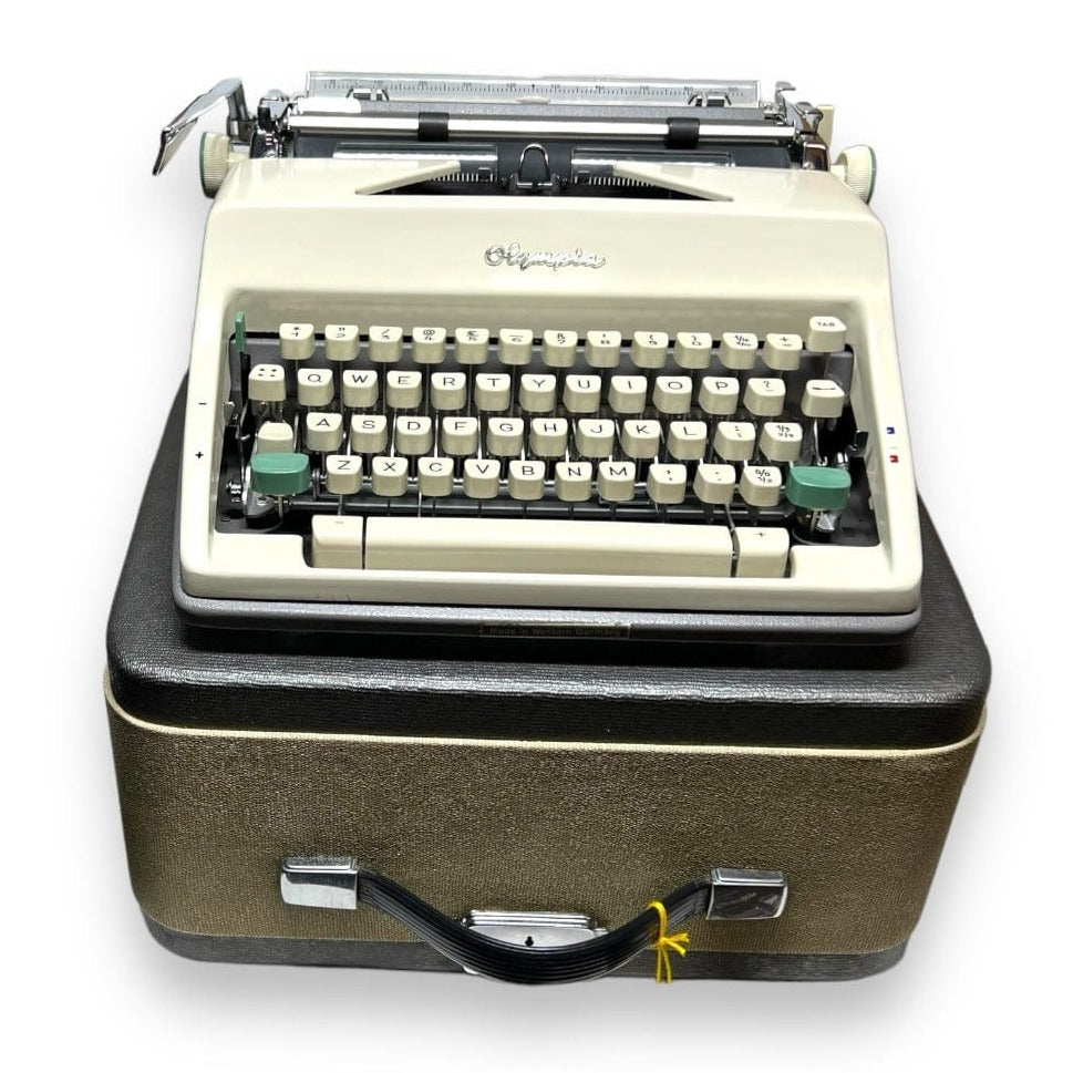 Toronto Typewriters Manual Typewriter Olympia SM9 (1966) Typewriter