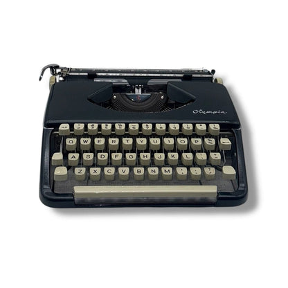 Toronto Typewriters Manual Typewriter Olympia Splendid / Socialite (1960) Portable Typewriter