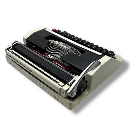 Toronto Typewriters Manual Typewriter Remington Performer Typewriter (with original instructions)