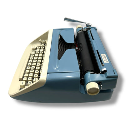 Toronto Typewriters Manual Typewriter *Royal Aristocrat (Script/Cursive) Typewriter