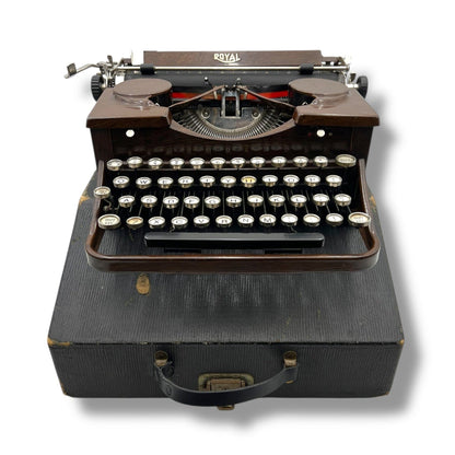 Toronto Typewriters Manual Typewriter *Royal P (VOGUE) Woodgrain Typewriter