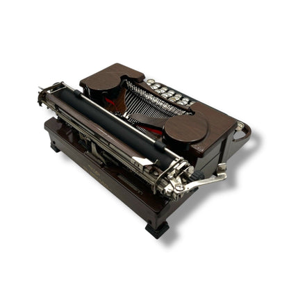 Toronto Typewriters Manual Typewriter *Royal P (VOGUE) Woodgrain Typewriter