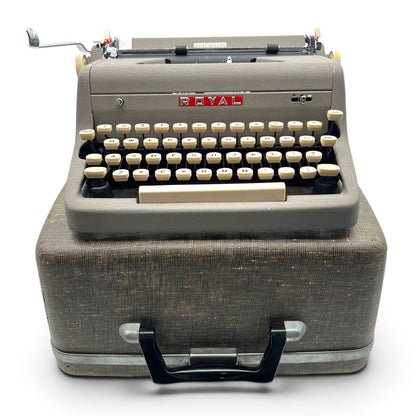 Toronto Typewriters Manual Typewriter Royal Quiet De Luxe