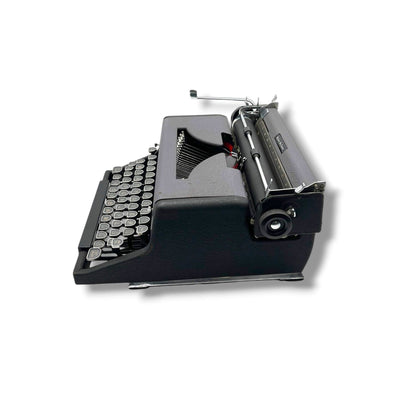 Toronto Typewriters Manual Typewriter Royal Quiet Deluxe (194X) Typewriter