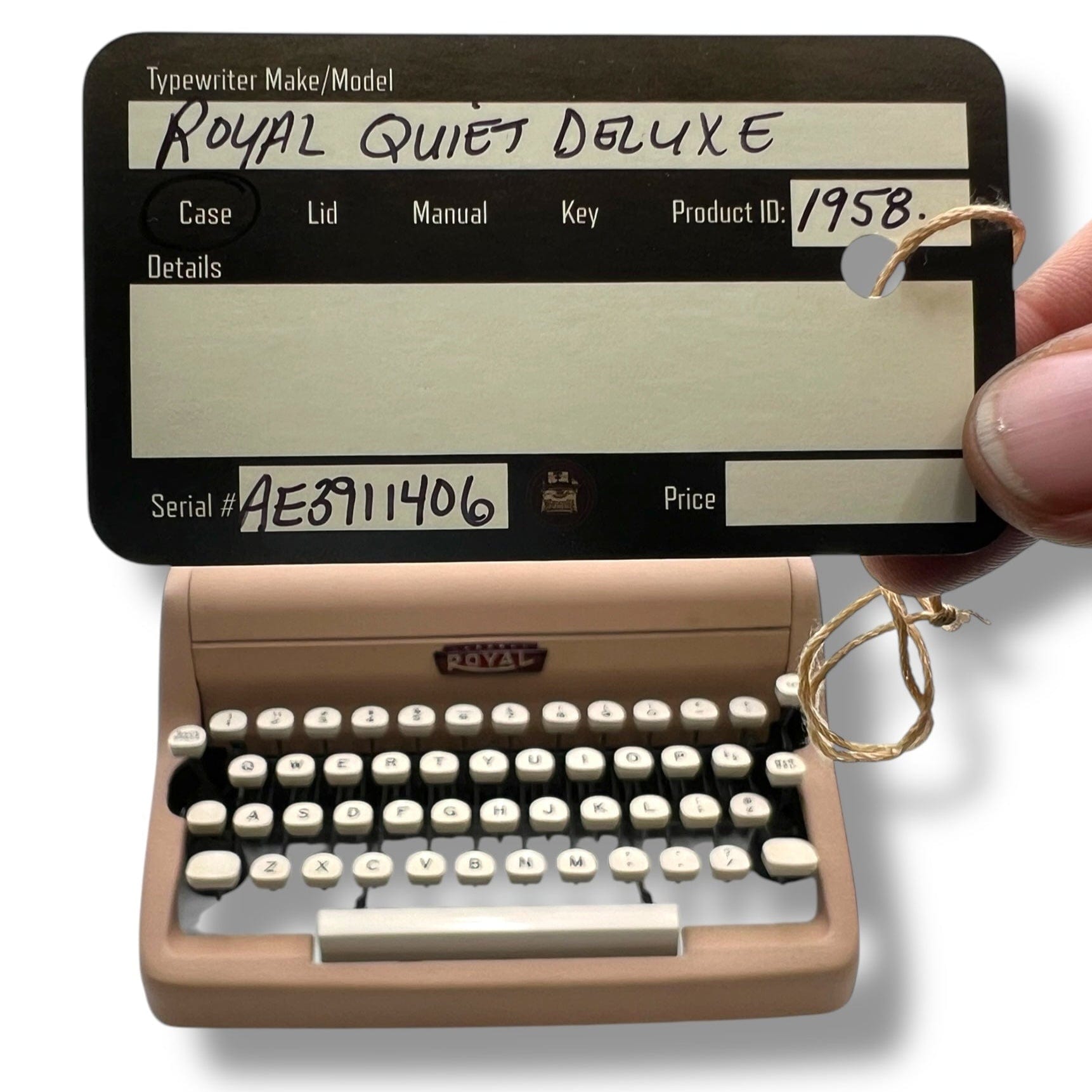 Toronto Typewriters Manual Typewriter Royal Quiet Deluxe (1958) Typewriter