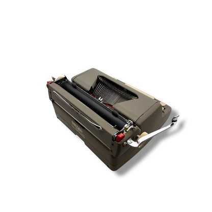 Toronto Typewriters Manual Typewriter Royal Quiet Deluxe (195X) Typewriter