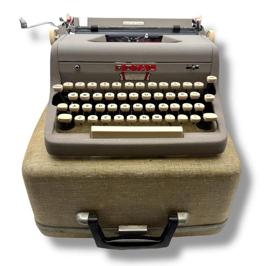 Toronto Typewriters Manual Typewriter Royal Quiet Deluxe (195X) Typewriter