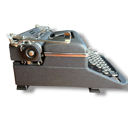 Toronto Typewriters Manual Typewriter Royal Quiet Deluxe Typewriter