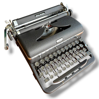 Toronto Typewriters Manual Typewriter Royal Quiet Deluxe Typewriter