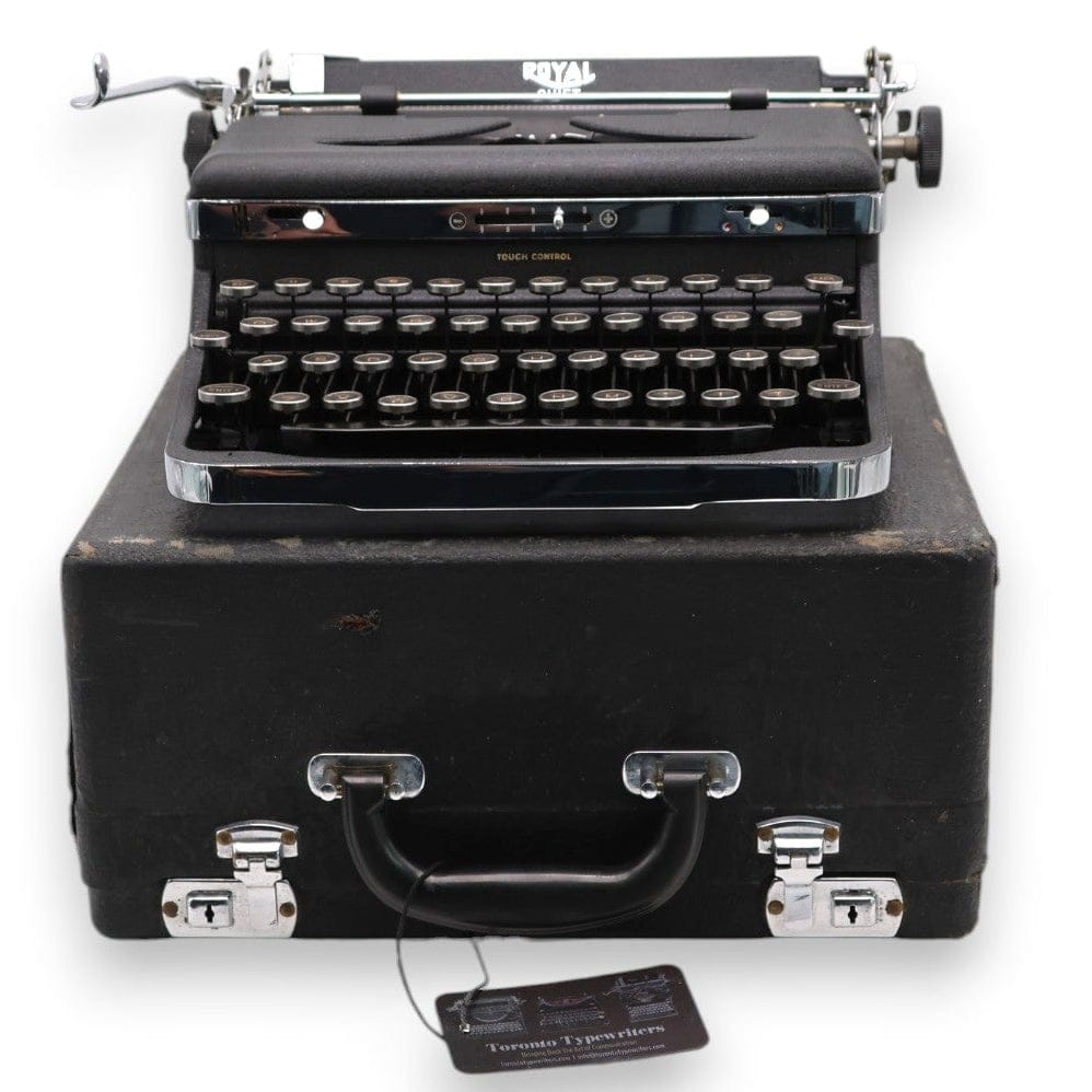 Toronto Typewriters Manual Typewriter Royal Quiet LARGE TYPEFACE (1939)