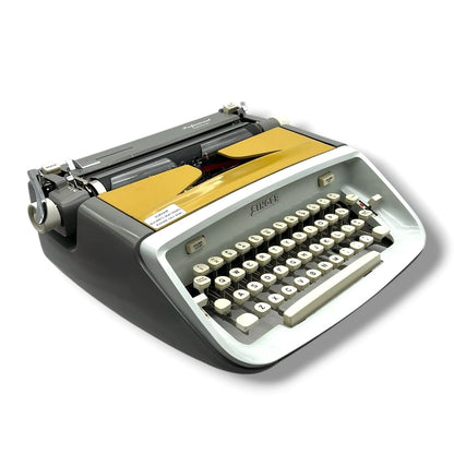 Toronto Typewriters Manual Typewriter Singer Professional Typewriter