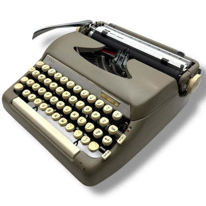 Toronto Typewriters Manual Typewriter Smith-Corona Classic Typewriter